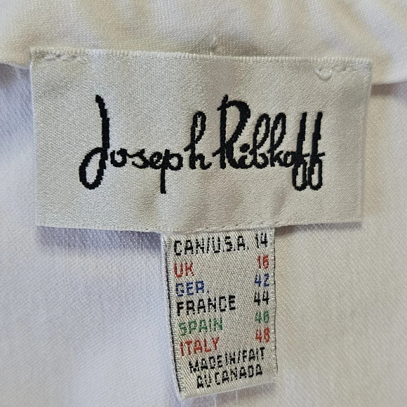 Joseph Ribkoff Classic Spring Capris w/Gold zippers and heart charm - Picture 7 of 8